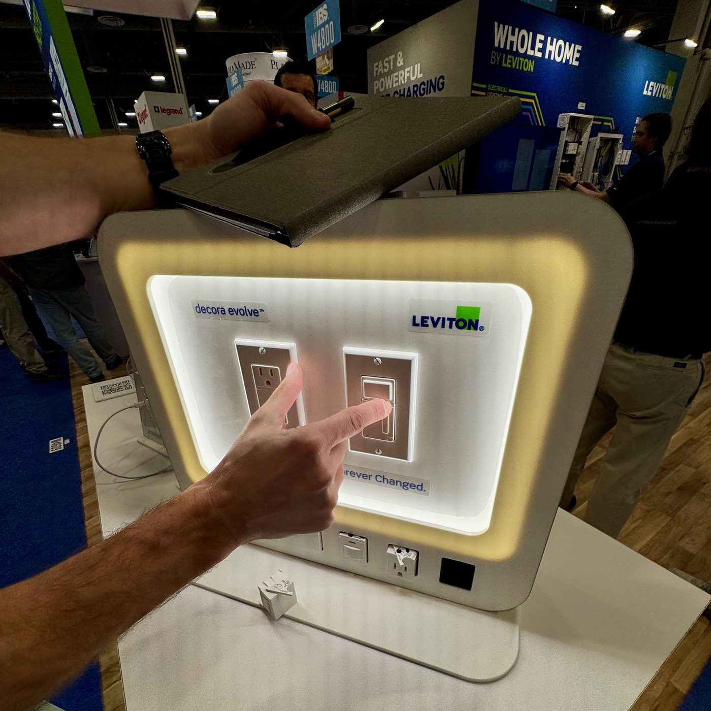 New Decora Evolve products from Leviton