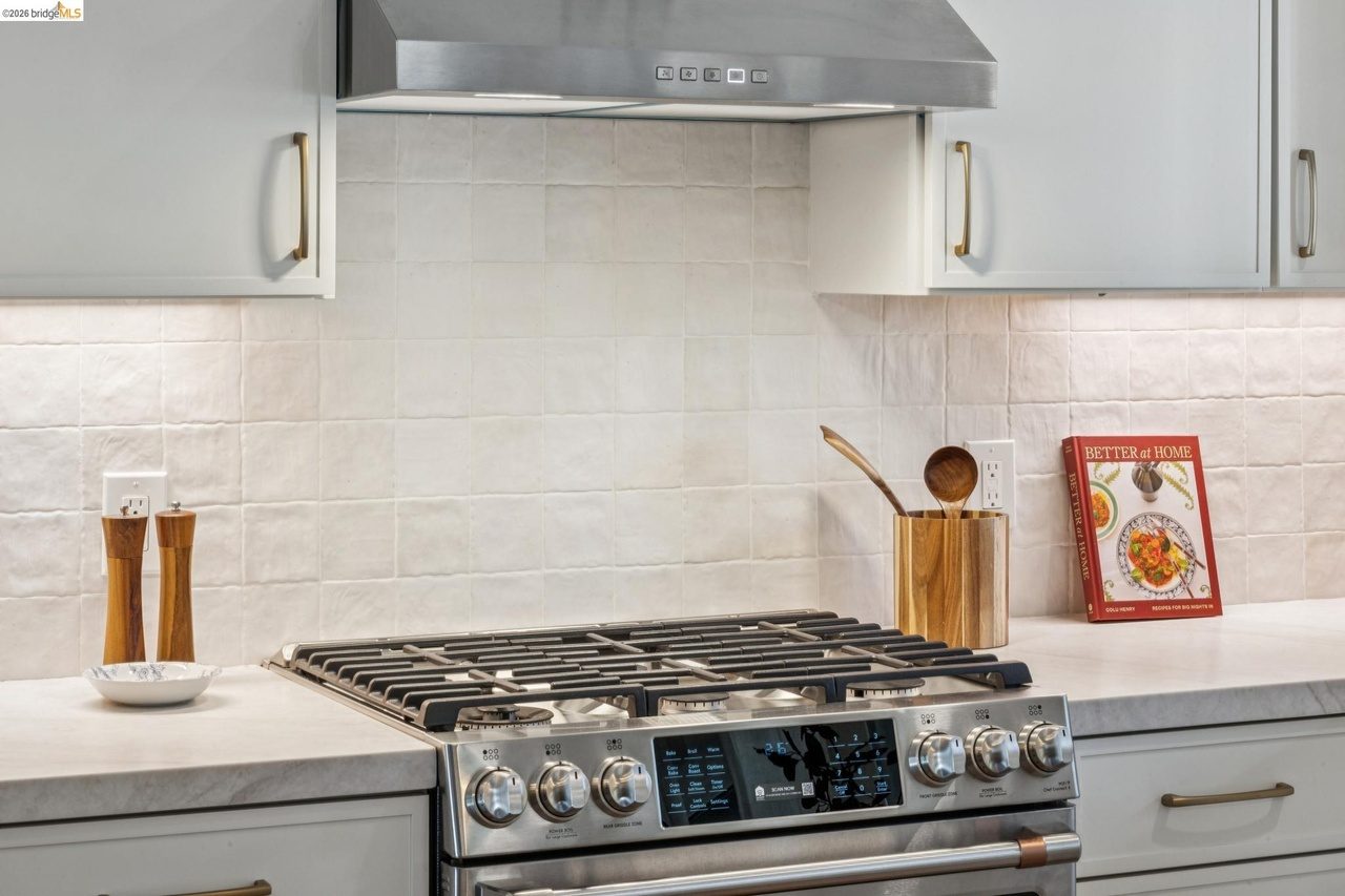 Café 30-inch gas appliance