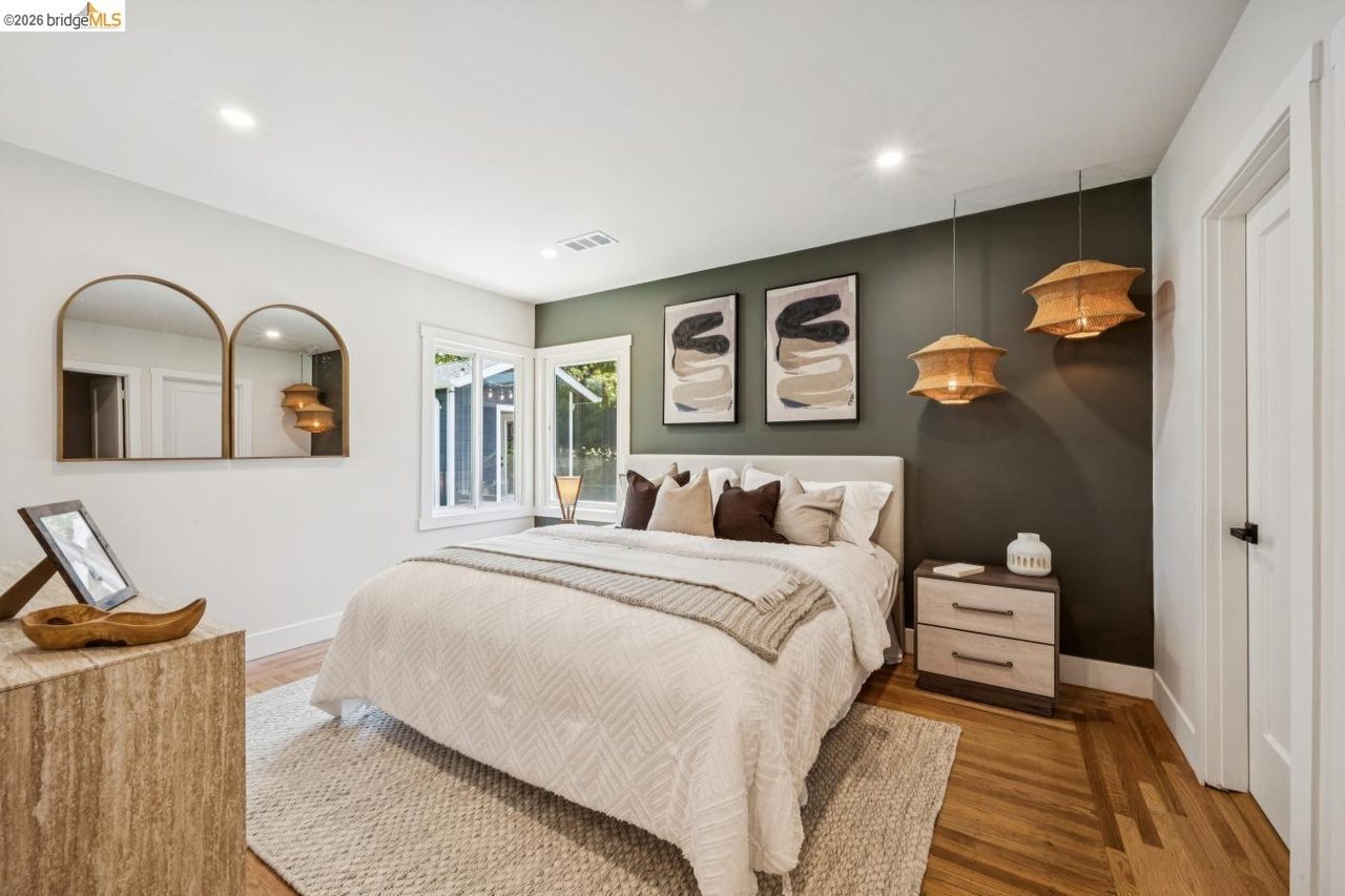 Redesigned layout to include en suite bath and large walk-in closet